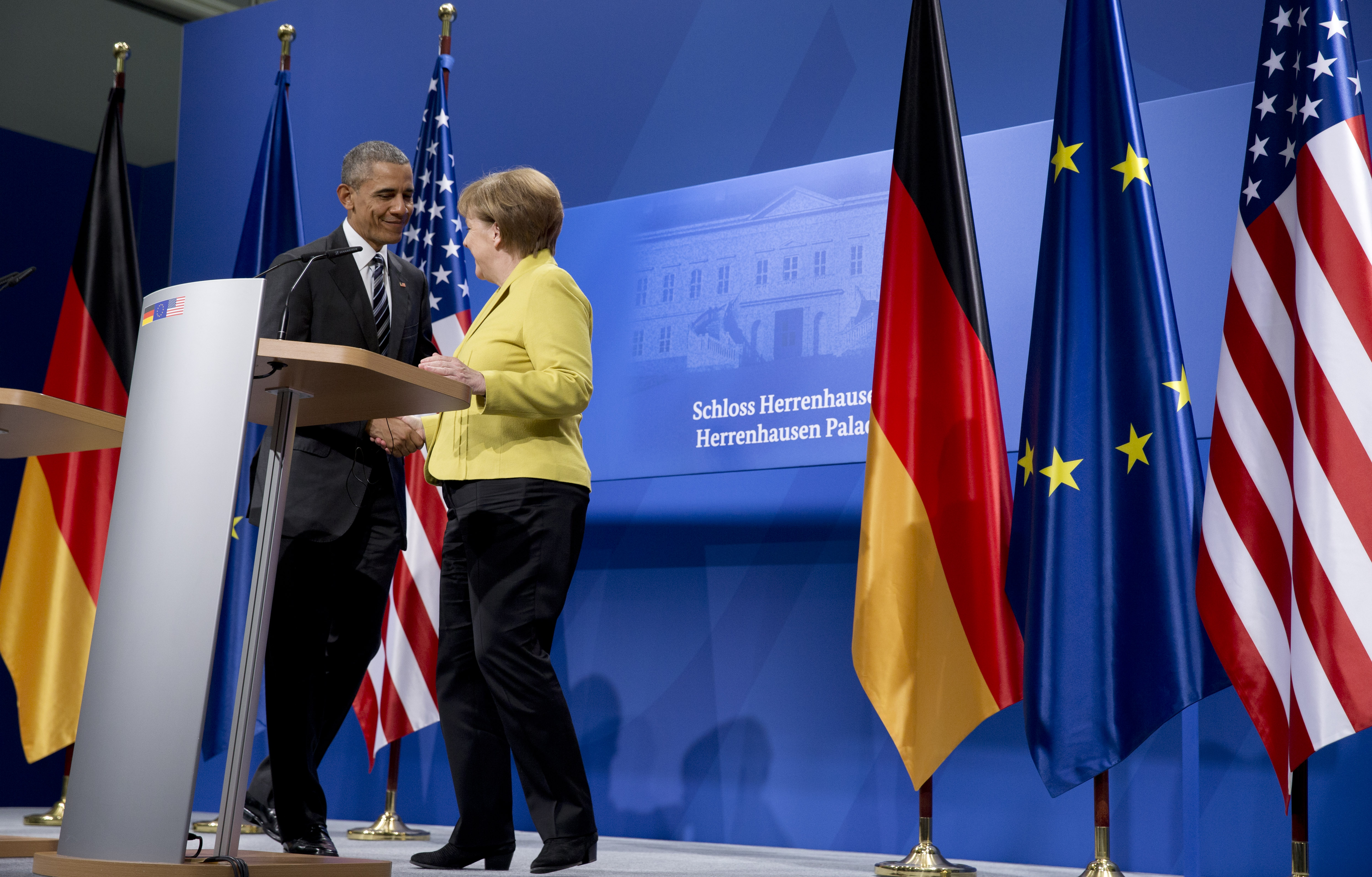 Ομπάμα: Στη σωστή πλευρά της Ιστορίας η Μέρκελ για το Προσφυγικό