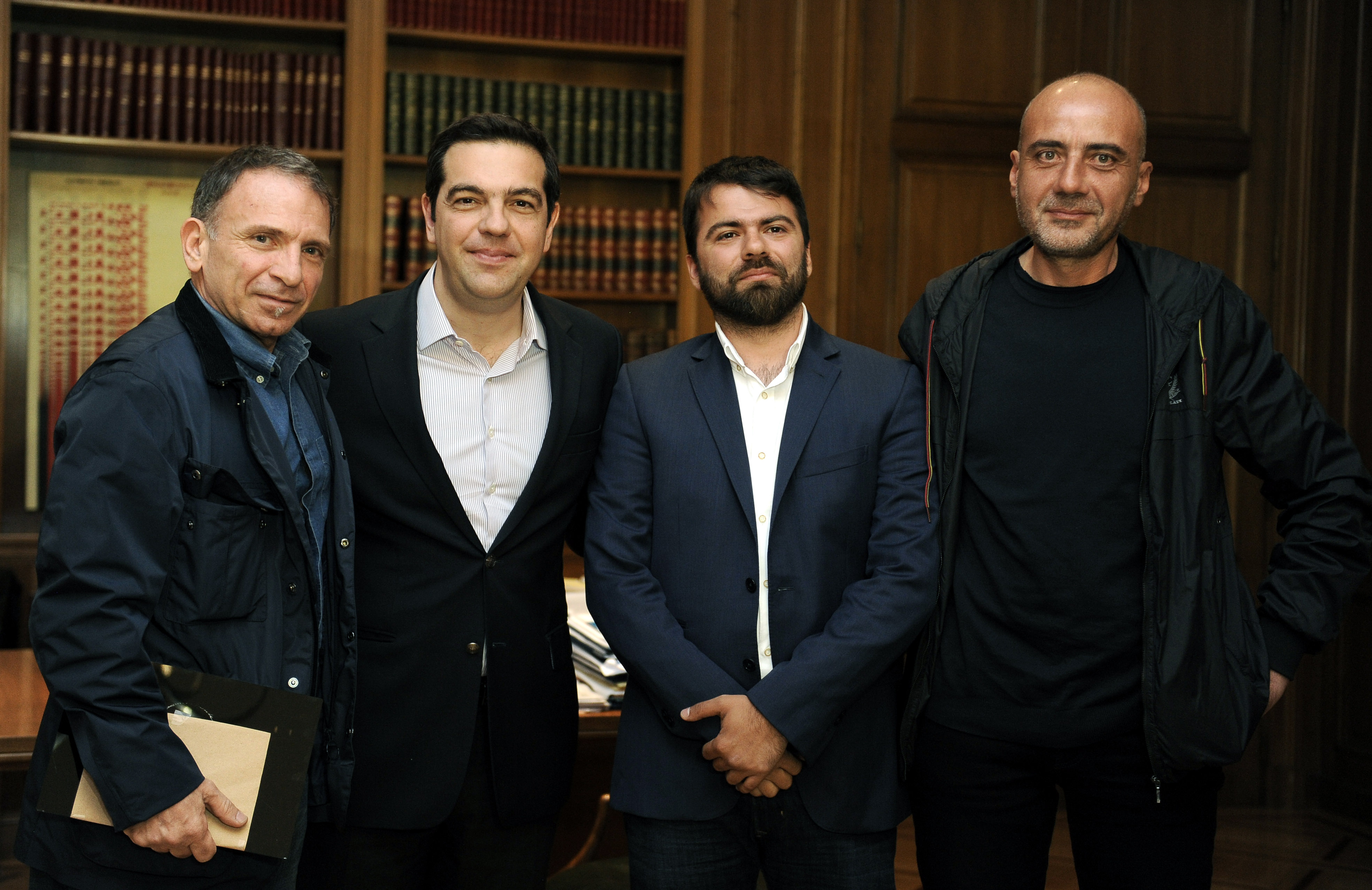 Συνάντηση Τσίπρα με τους φωτορεπόρτερ που τιμήθηκαν με Πούλιτζερ