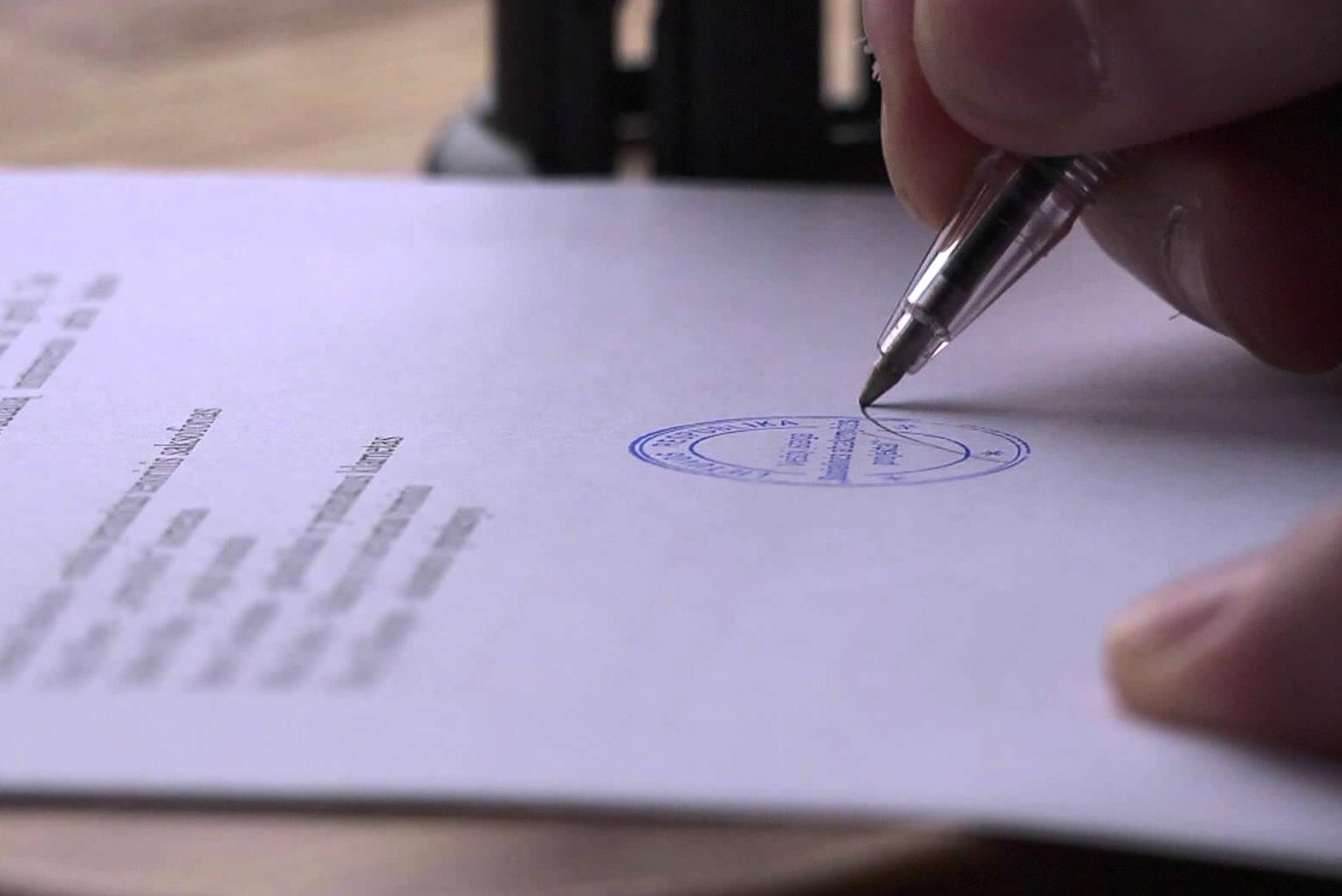 Παράταση της αποχής των συμβολαιογράφων μέχρι 6 Μαΐου