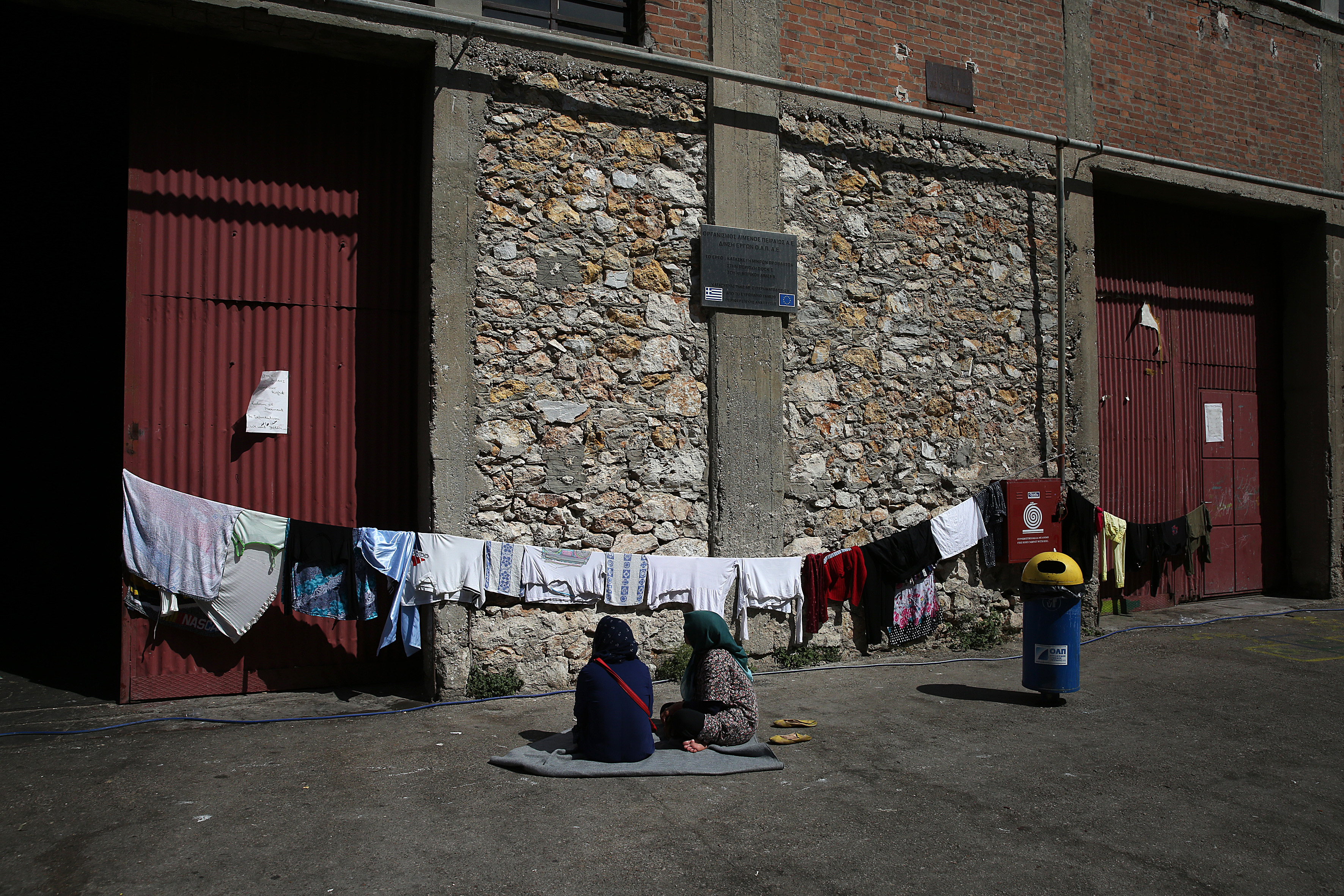 Προσφυγόπουλο παρασύρθηκε από μοτοσυκλέτα στο λιμάνι του Πειραιά