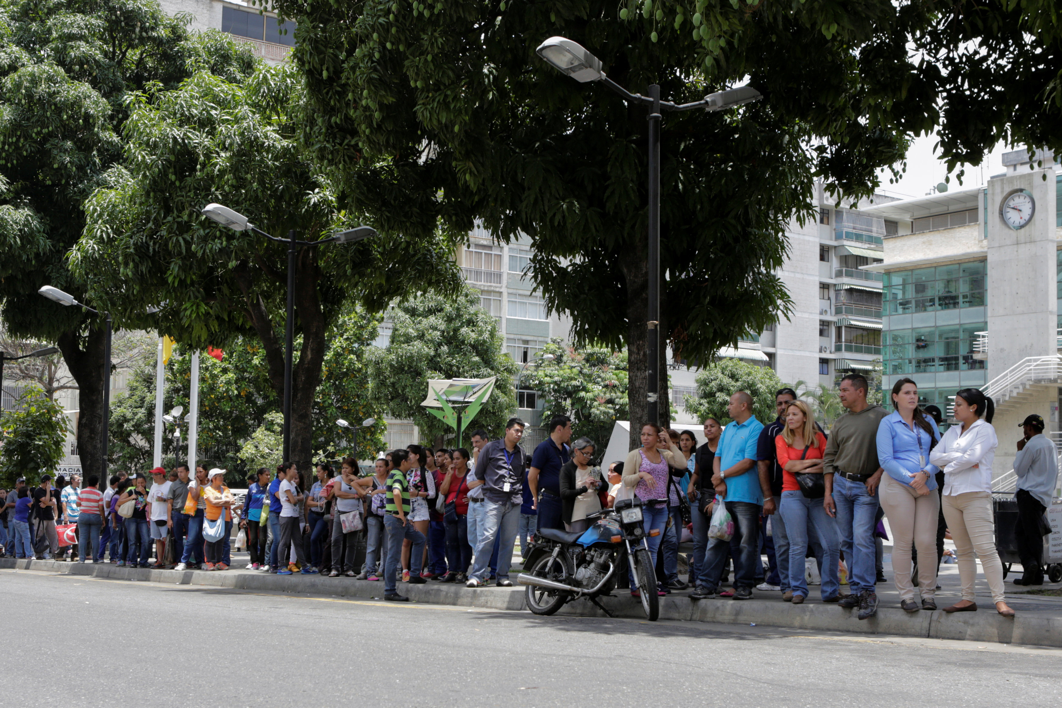 Ταραχές στη Βενεζουέλα λόγω περικοπών και ελλείψεων σε βασικά αγαθά