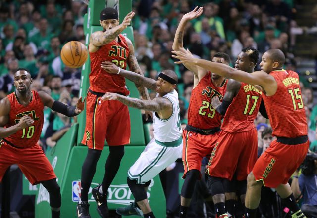 Στα ημιτελικά της Ανατολής η Ατλάντα με νίκη στη Βοστώνη