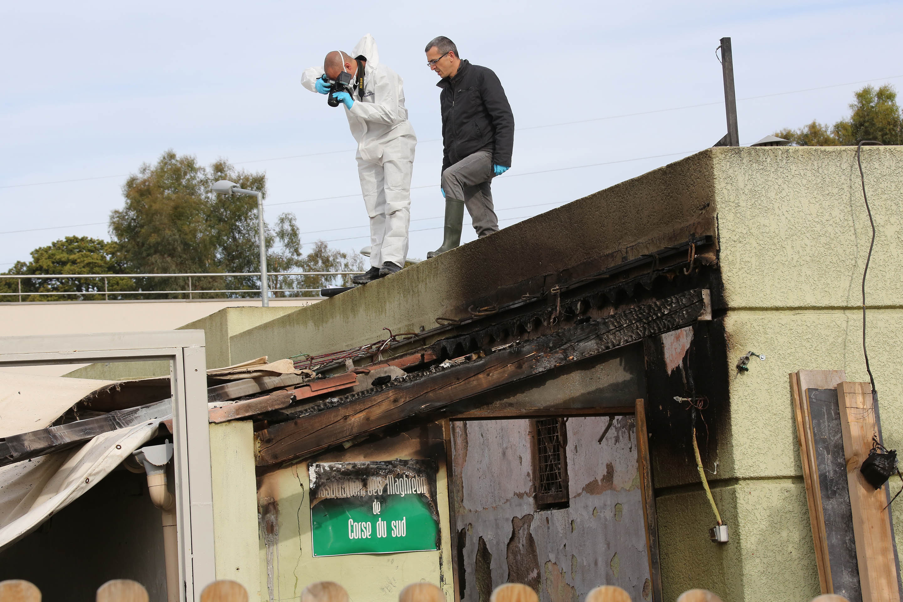 Κορσική: Σοβαρές ζημιές από φωτιά σε τζαμί, υποψίες για εμπρησμό