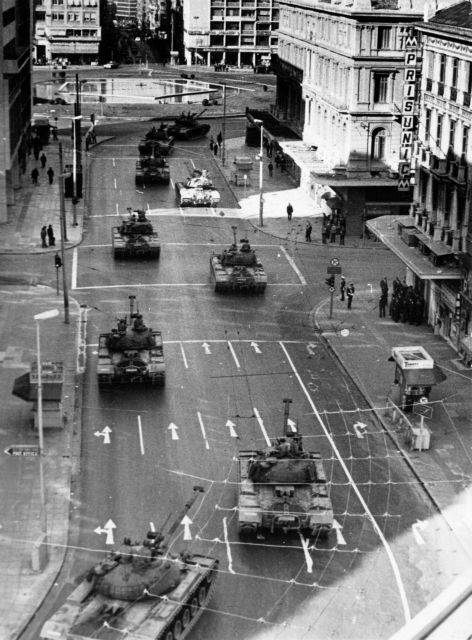 Μηνύματα των κομμάτων για τη μαύρη επέτειο της 21ης Απριλίου