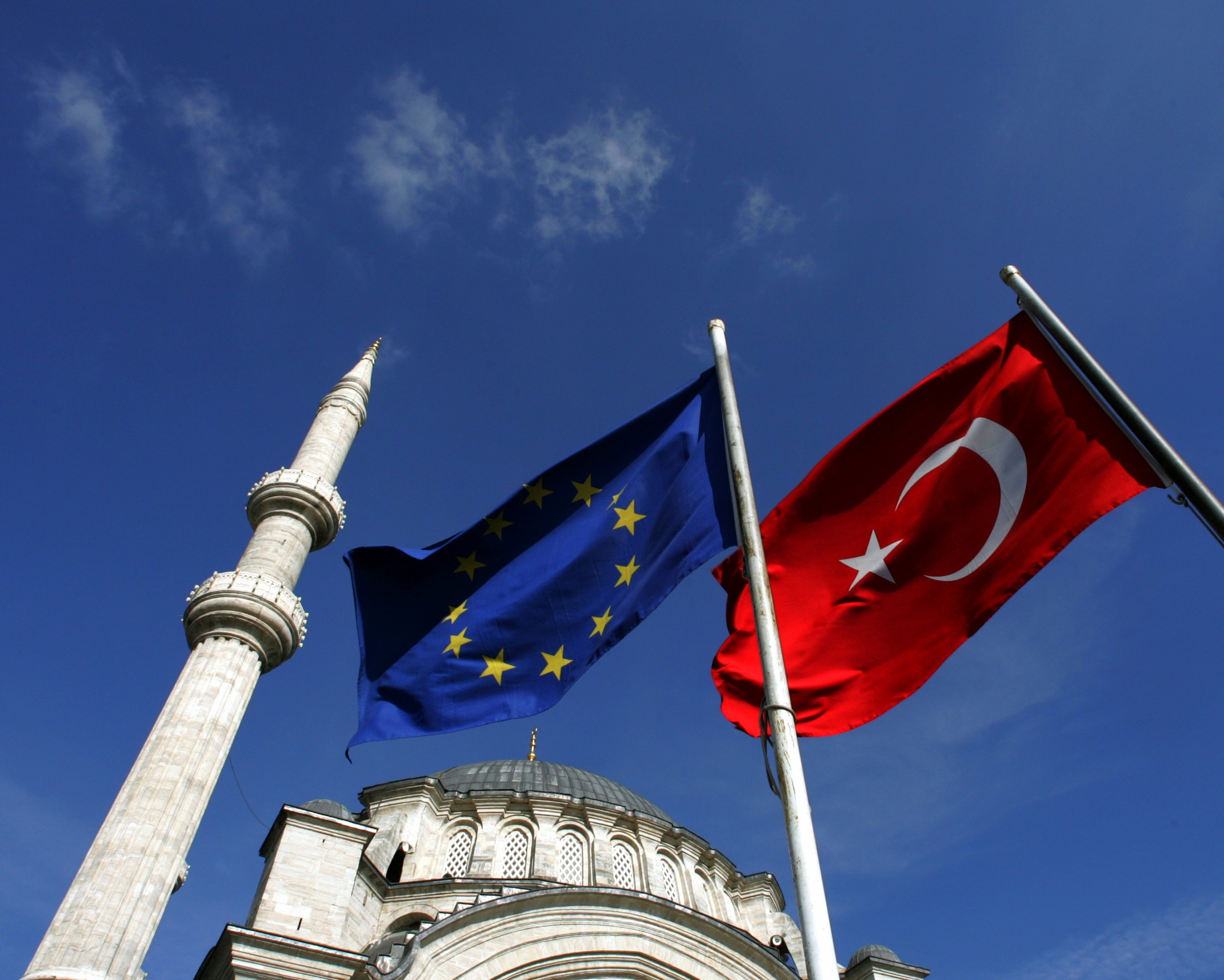 Η Κομισιόν προτείνει απελευθέρωση της βίζας για τους Τούρκους έως τέλη Ιουνίου