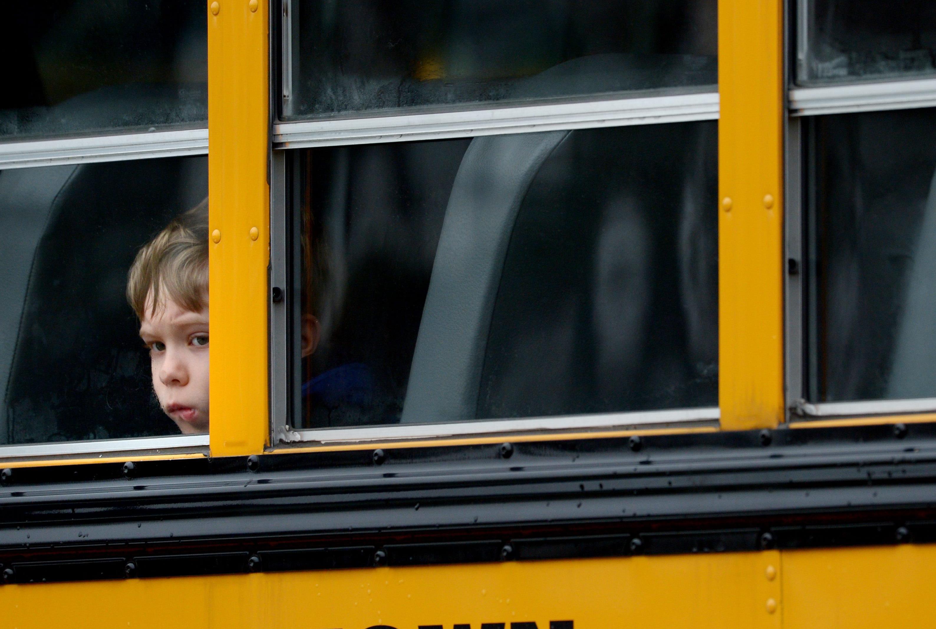 Βόλτα με το σχολικό έκανε 12χρονος και συνελήφθη