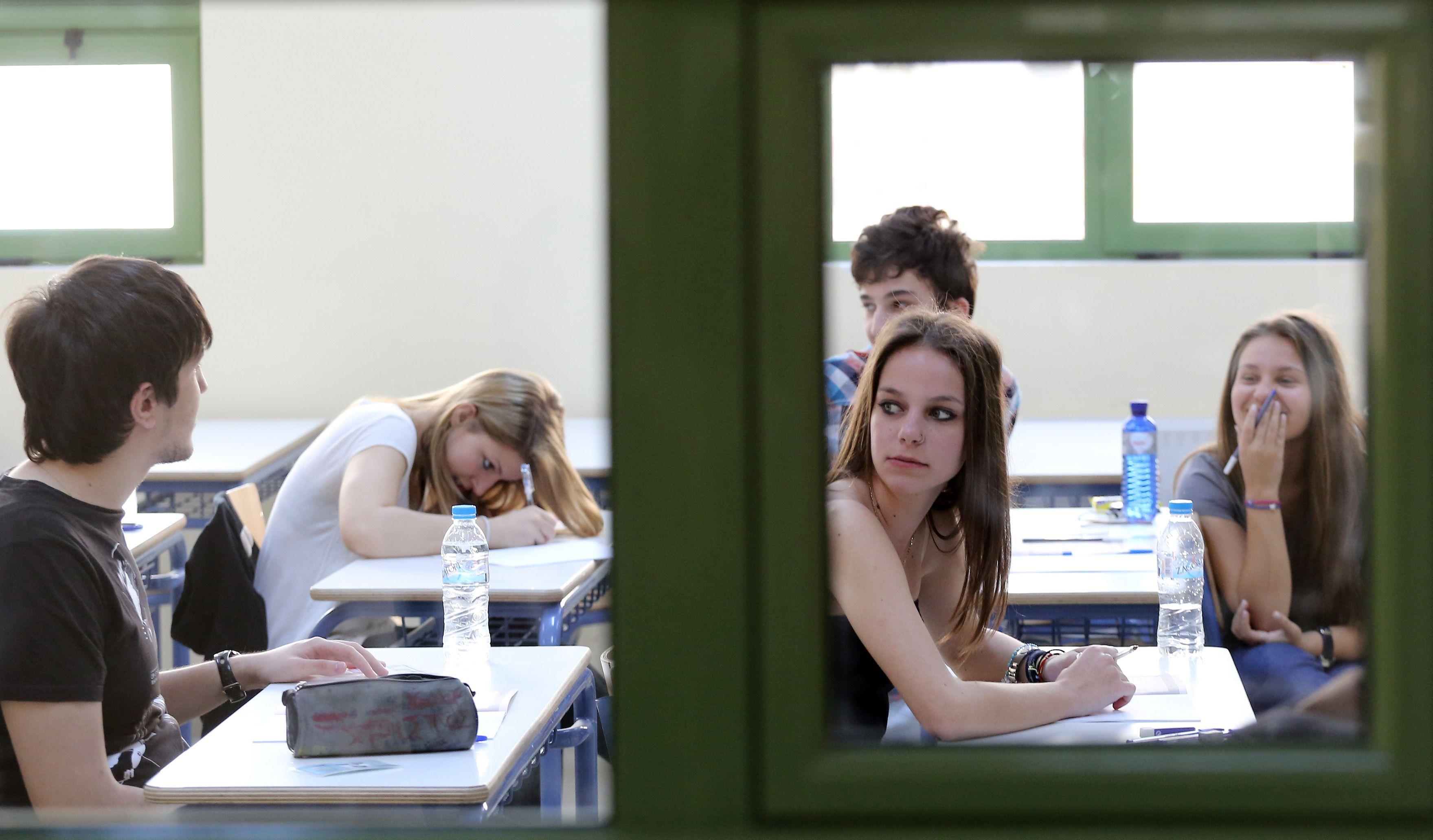 Πρεμιέρα με Νεοελληνική Γλώσσα για τις Πανελλαδικές Εξετάσεις