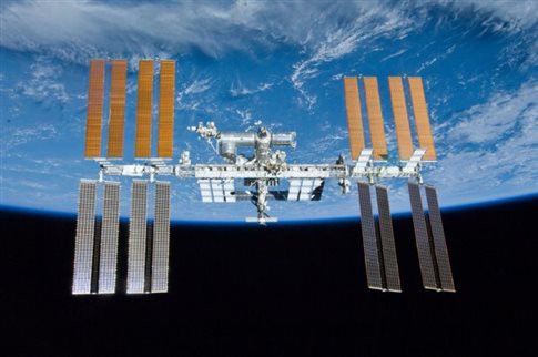 Τις 100.000 περιφορές γύρω από τη Γη συμπλήρωσε o ISS