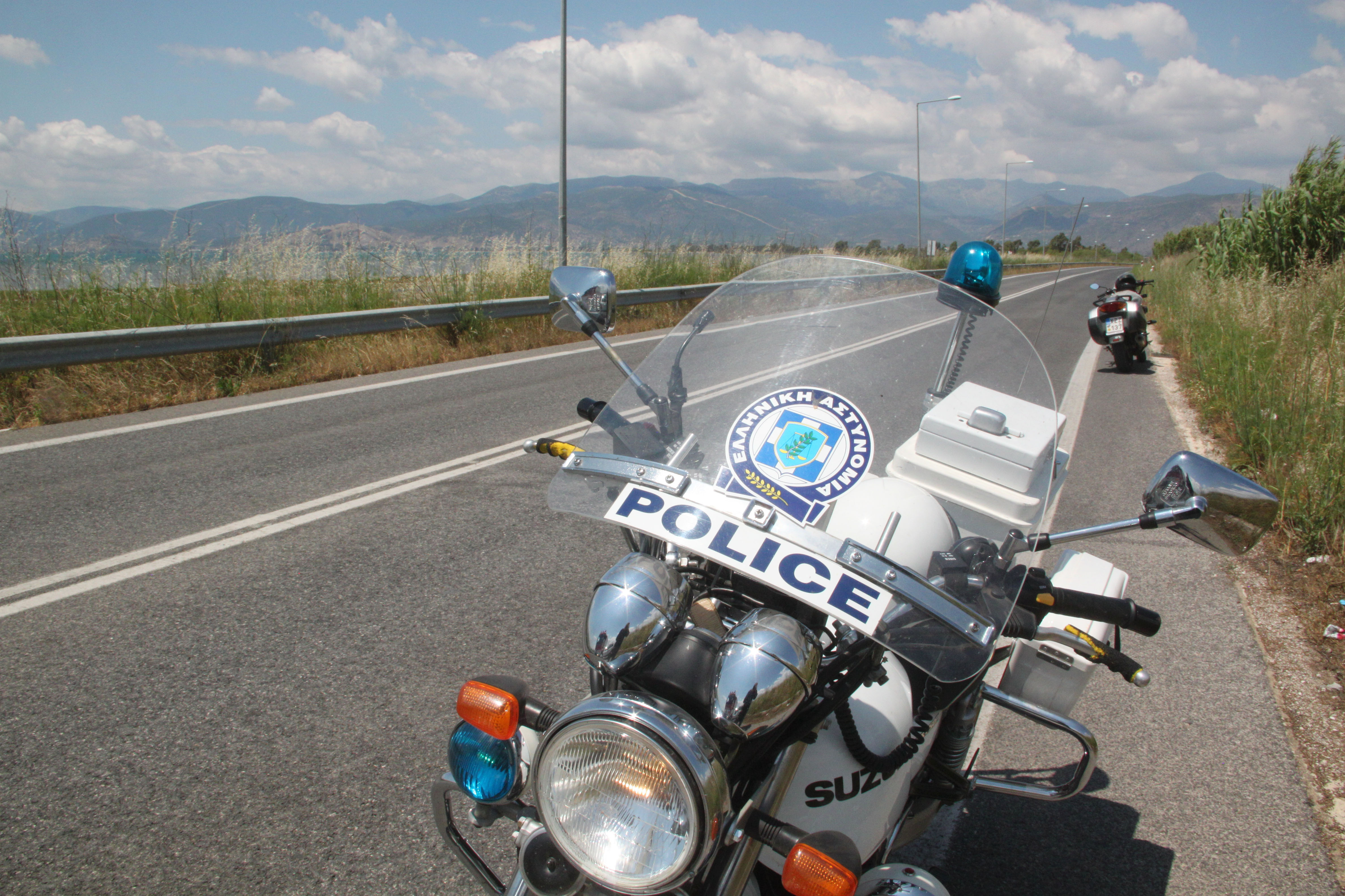 Μία νεκρή και δύο τραυματίες σε τροχαίο στην εθνική οδό Αθηνών-Πατρών