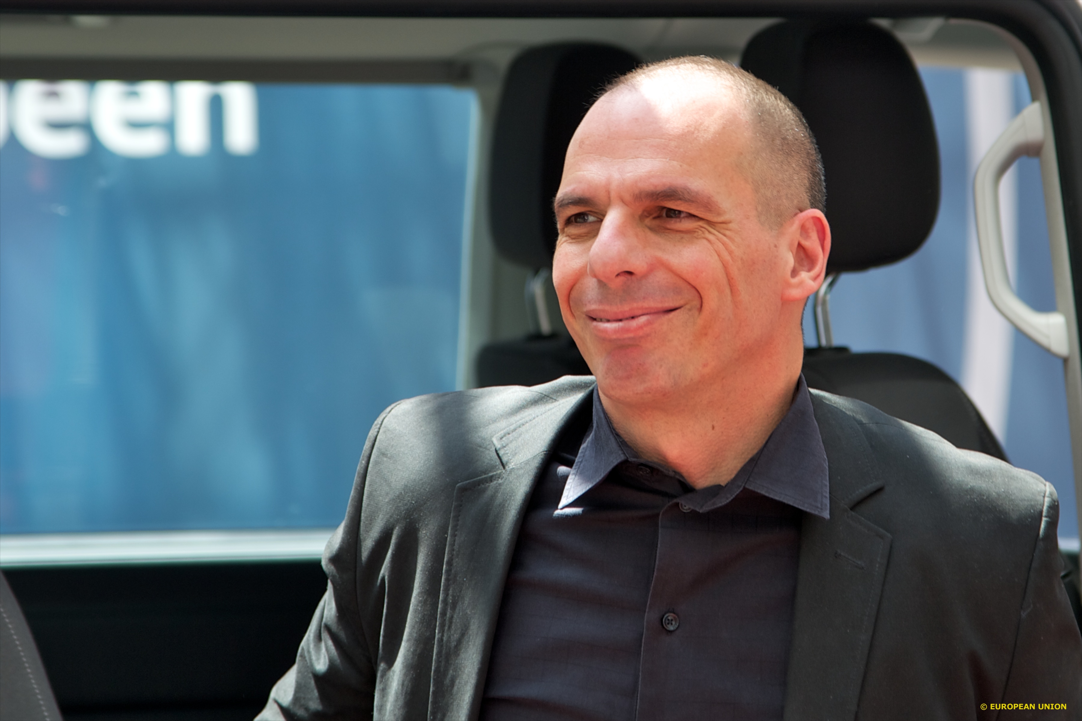 Εκνευρισμός στην κυβέρνηση μετά τη συνέντευξη Βαρουφάκη