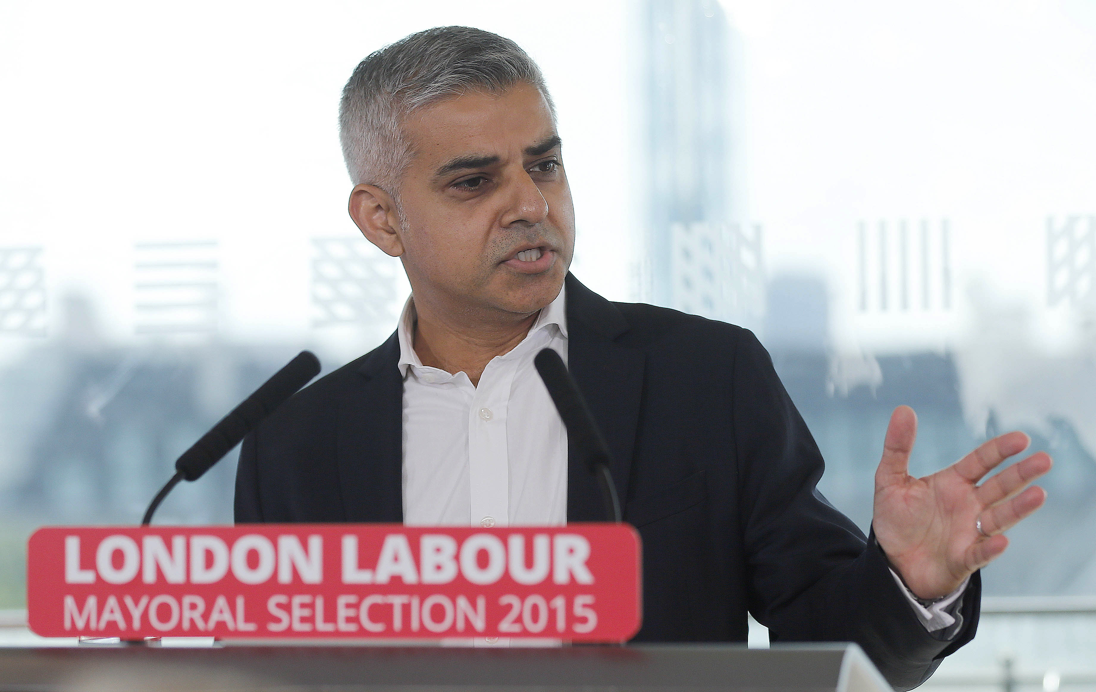 Λονδίνο: Ο γιος ενός πακιστανού οδηγού λεωφορείου διεκδικεί τον Δήμο