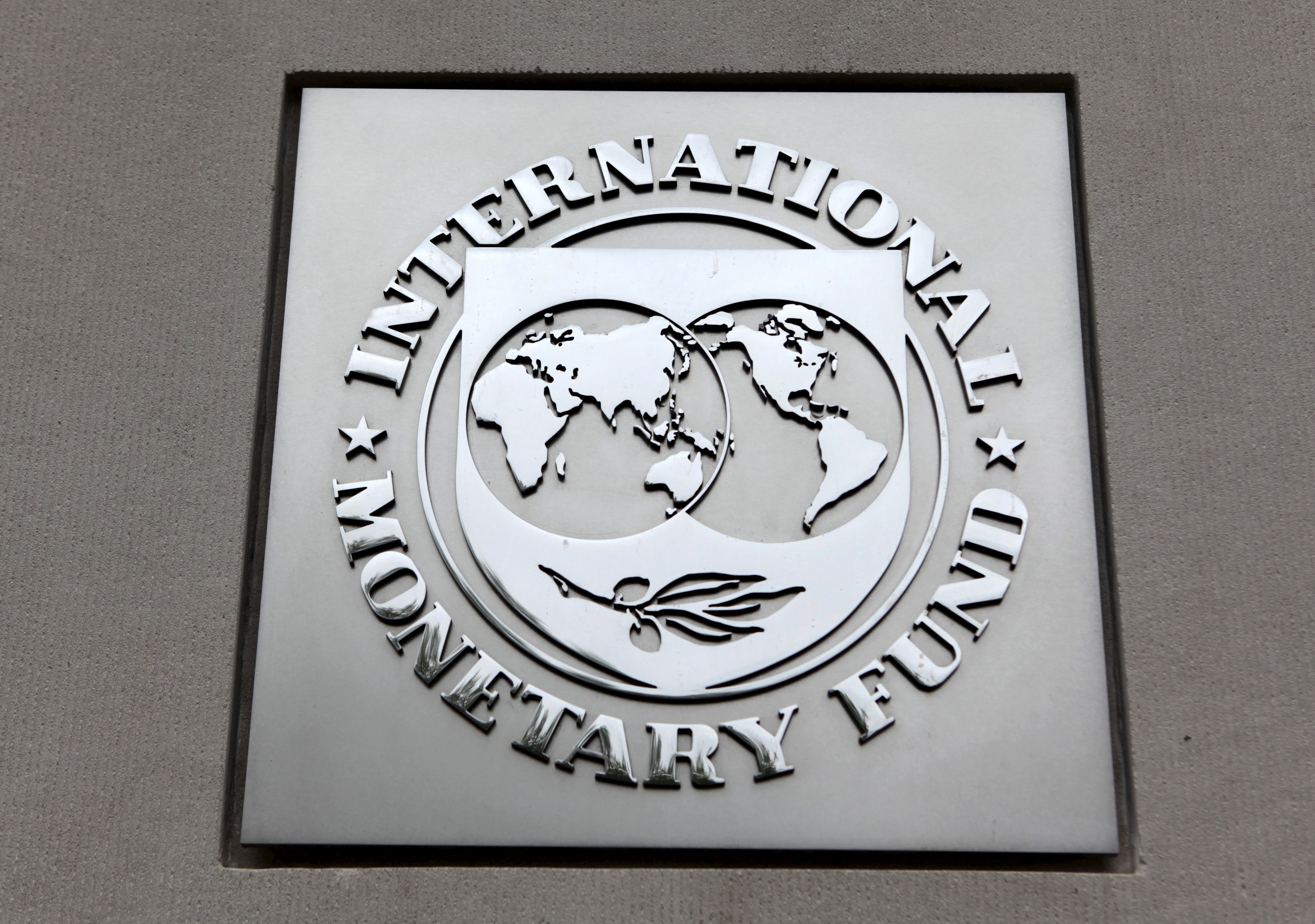ΔΝΤ: Μόνο με περισσότερες εγγυήσεις για το χρέος συμμετέχουμε στο πρόγραμμα