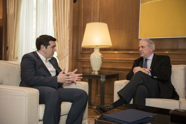 Με τον επίτροπο Δημήτρη Αβραμόπουλο συναντάται ο πρωθυπουργός