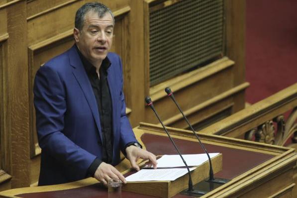 Στ.Θεοδωράκης: Καθυστερεί η κυβέρνηση και αποφασίζει στο παρά πέντε