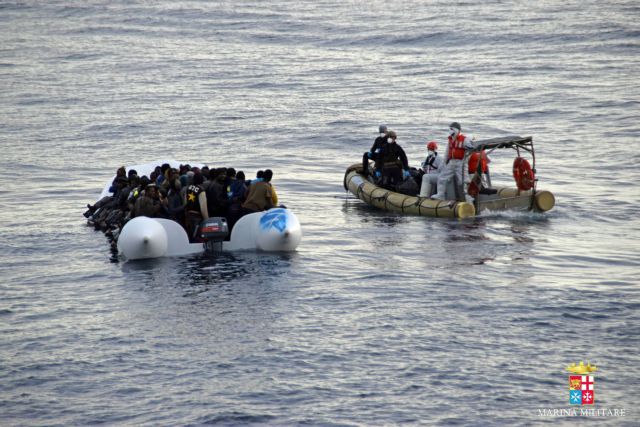 Διασώθηκαν 249 πρόσφυγες στα ανοιχτά της Σικελίας