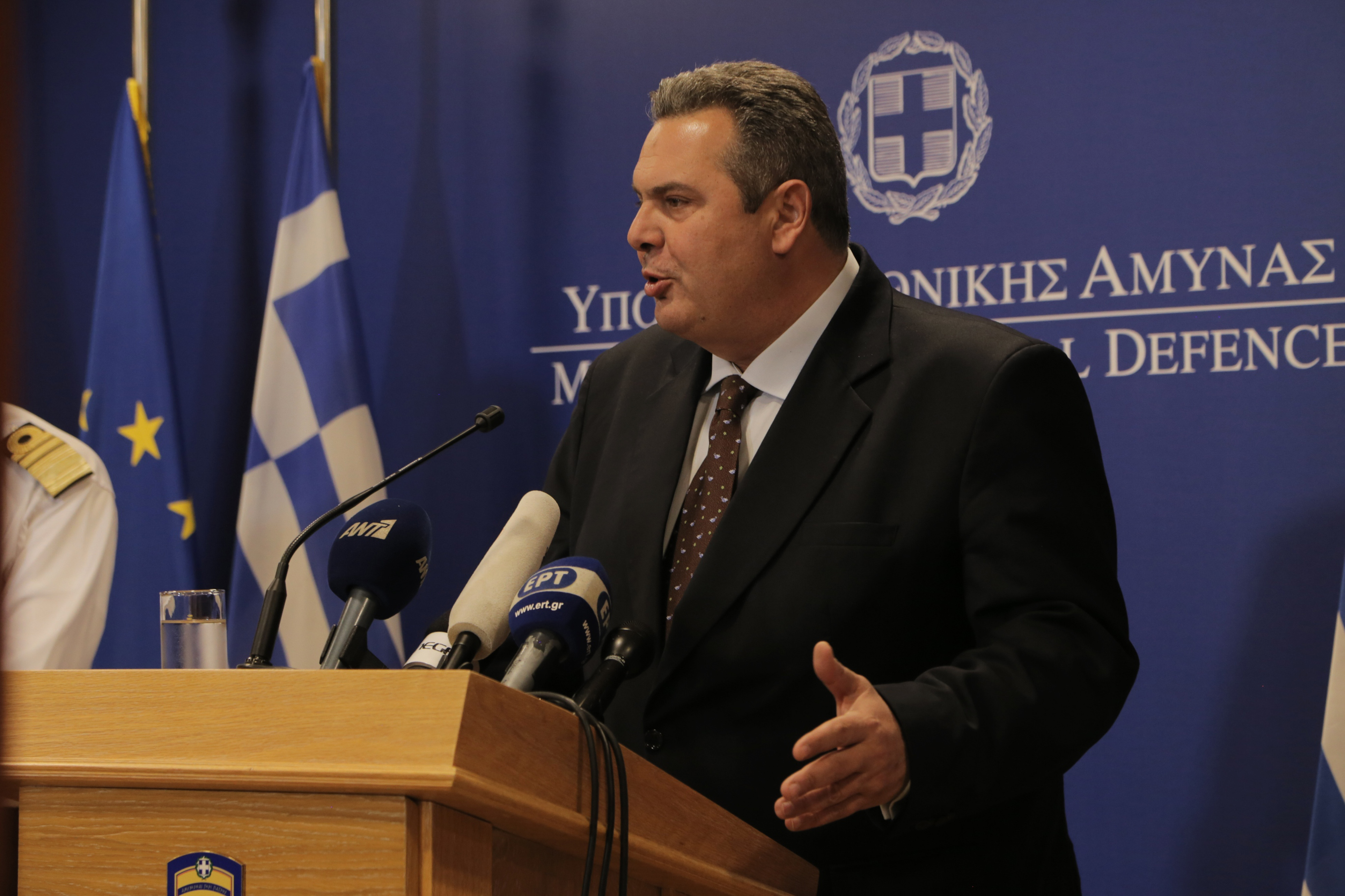 Καμμένος: Απότομες στροφές έκανε το αεροσκάφος της EgyptAir