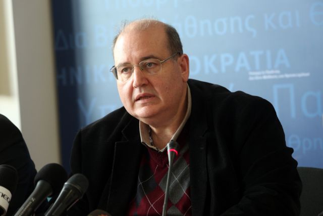 Φίλης: Υπάρχει κλίμα υπονόμευσης των Πανελλαδικών