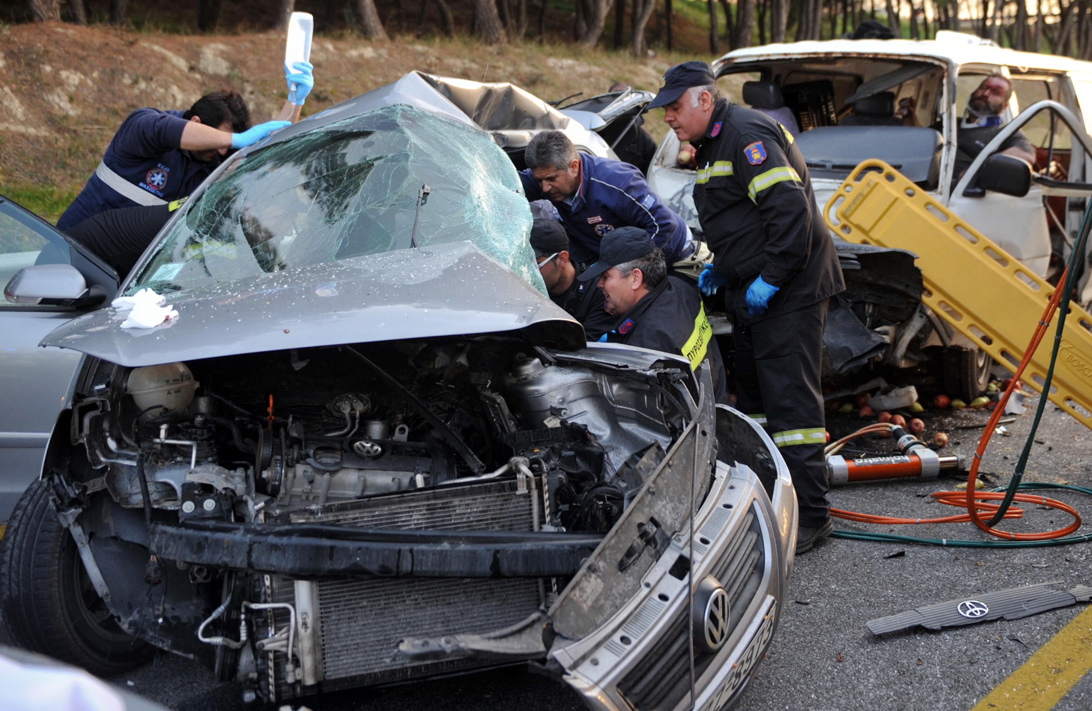 Επτά νεκροί και ισάριθμοι τραυματίες σε τροχαία το τελευταίο διήμερο