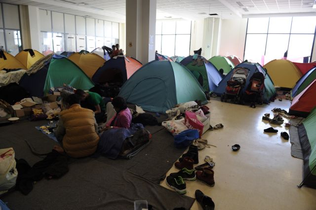 ΚΕΕΡΦΑ: Μαζική απεργία πείνας προσφύγων στο Ελληνικό