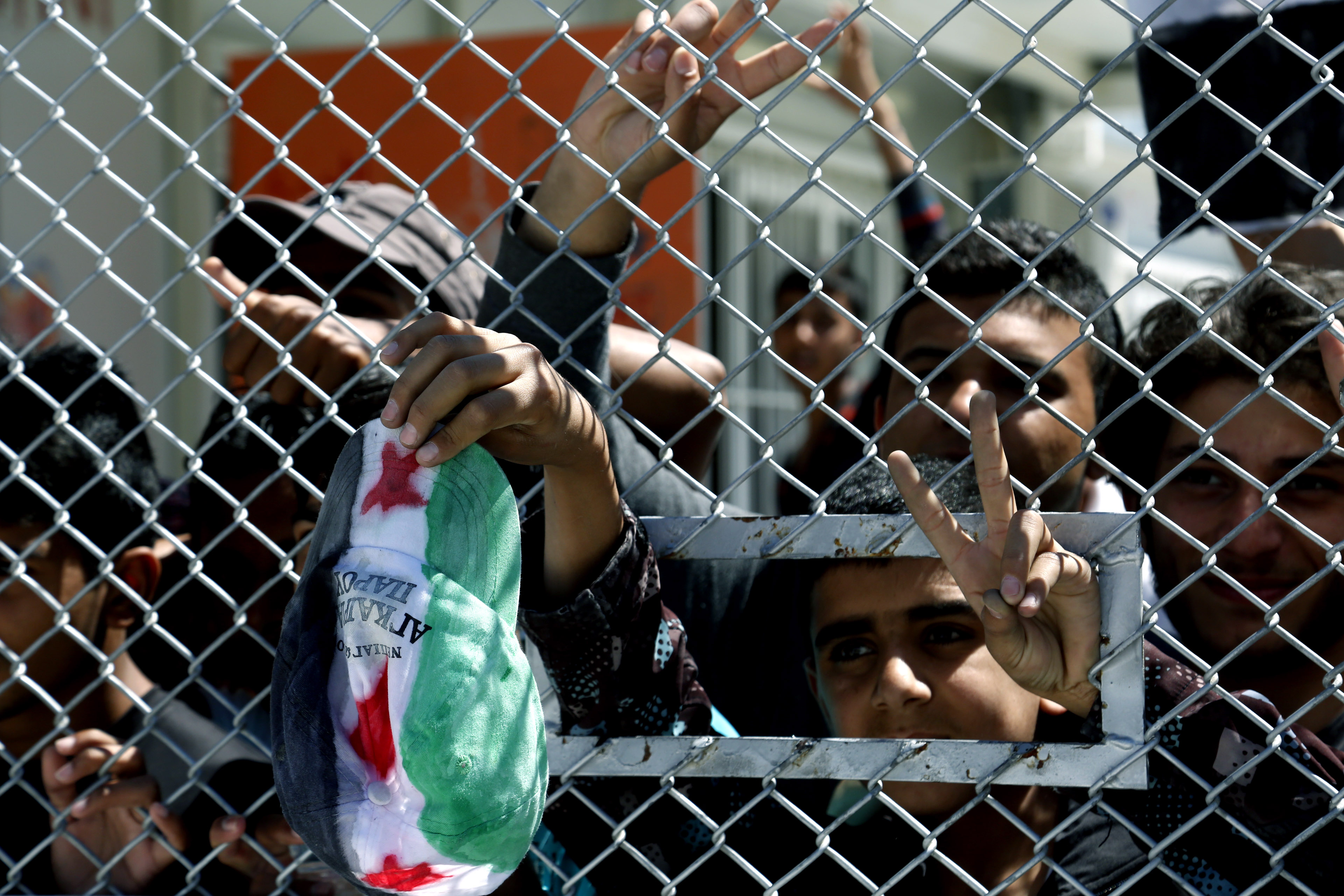 Ένταση στη Μόρια, χειροβομβίδες κρότου – λάμψης από τα ΜΑΤ