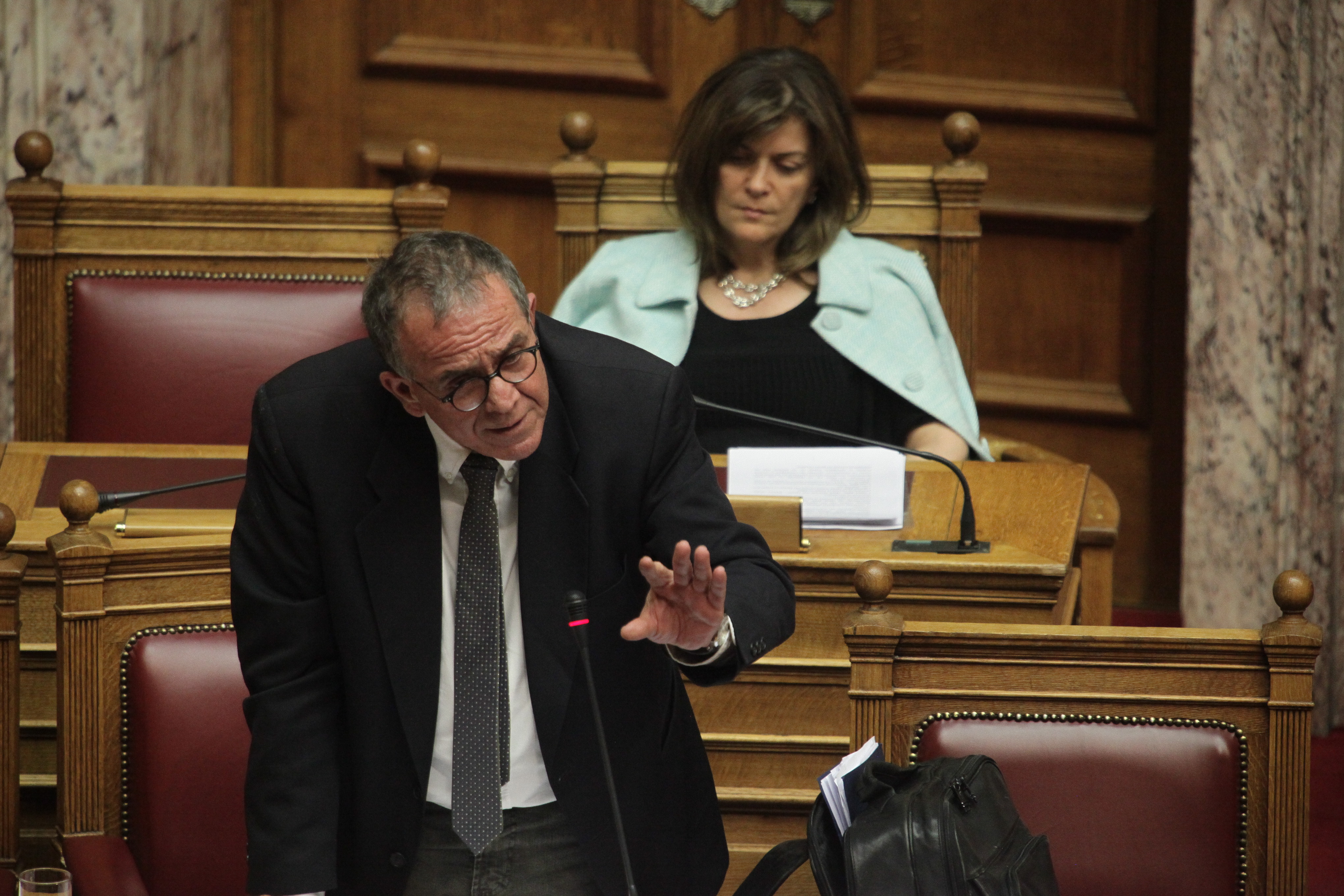 Αξιοπρεπείς συνθήκες στους πρόσφυγες υπόσχεται η κυβέρνηση ώς τον Ιούνιο