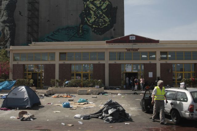 Συμπλοκή με έναν αφγανό τραυματία στο λιμάνι του Πειραιά