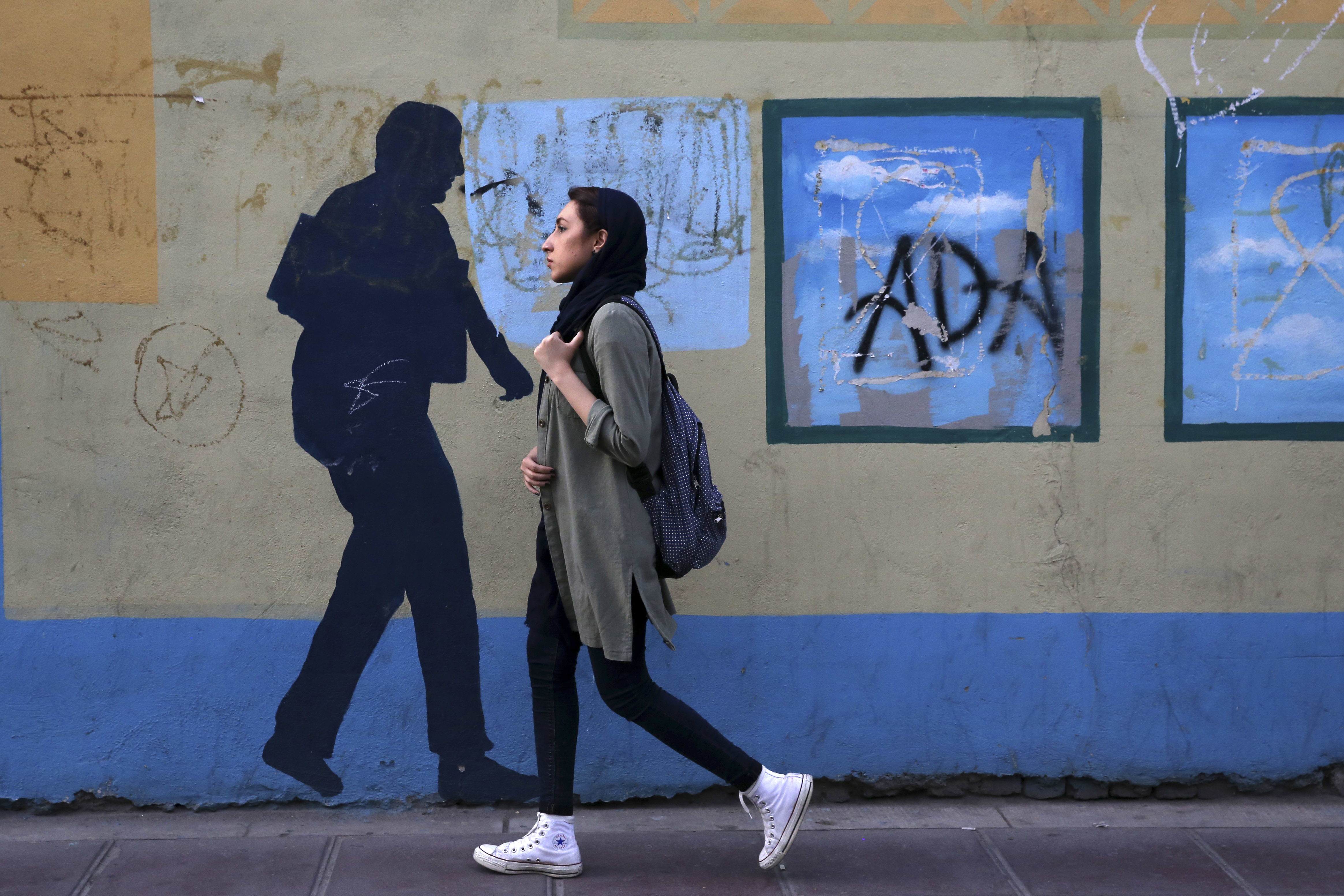 Ιράν: Μαστιγώθηκαν 99 φορές 30 αγόρια και κορίτσια που συμμετείχαν σε γιορτή