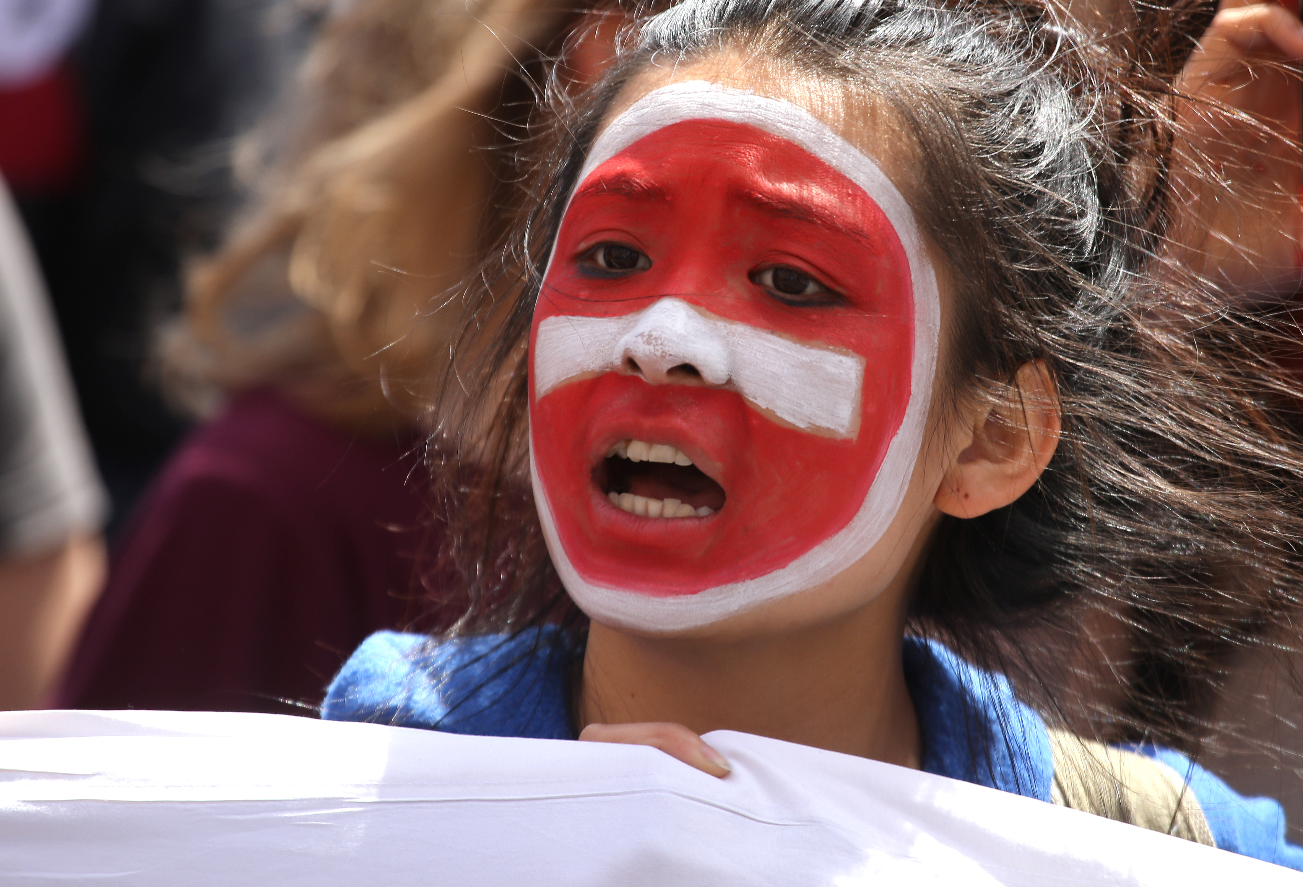 Με διάταγμα επιβάλλει ο Ολάντ τις εργασιακές αλλαγές στους Γάλλους