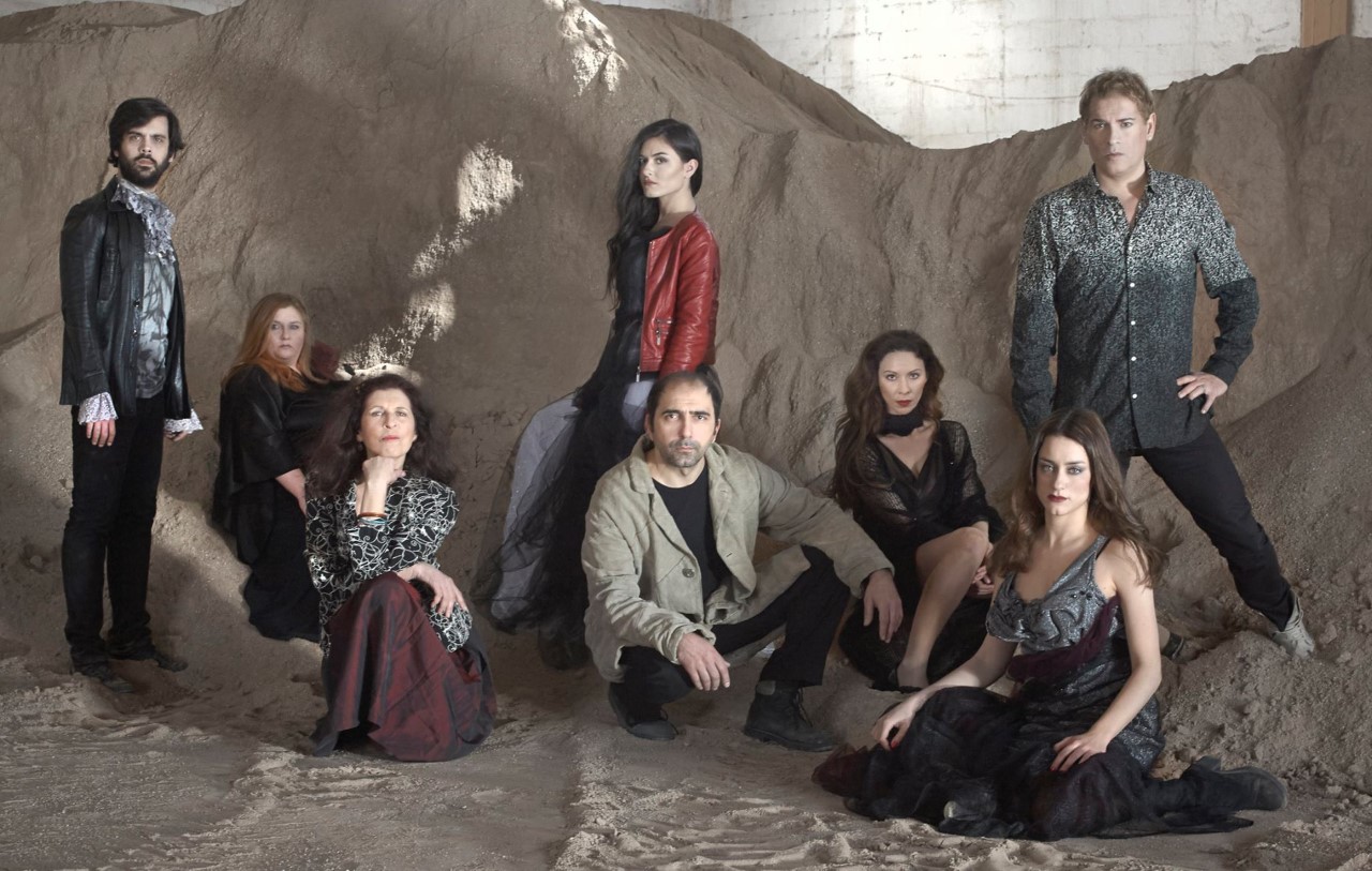 Οι παραστάσεις συνεχίζονται το Μάιο στο Vault