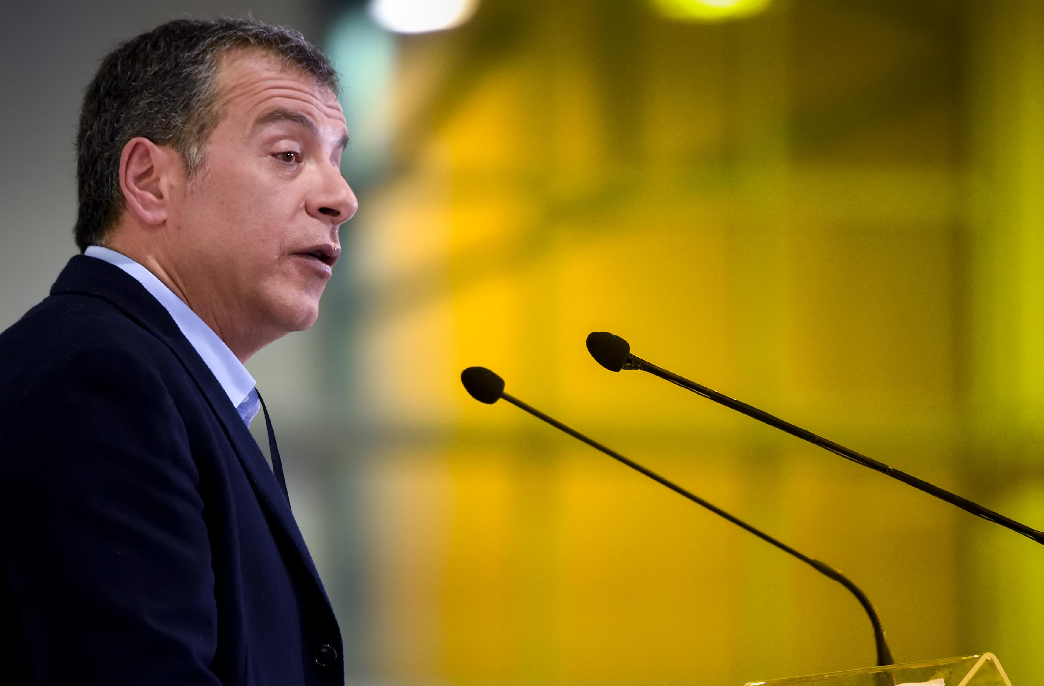 Θεοδωράκης: Η καθυστέρηση της κυβέρνησης φέρνει επιπλέον μέτρα