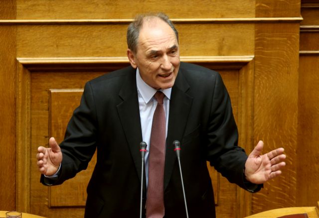 Σταθάκης: Δεν αλλάζει κάτι στην προστασία των δανειοληπτών