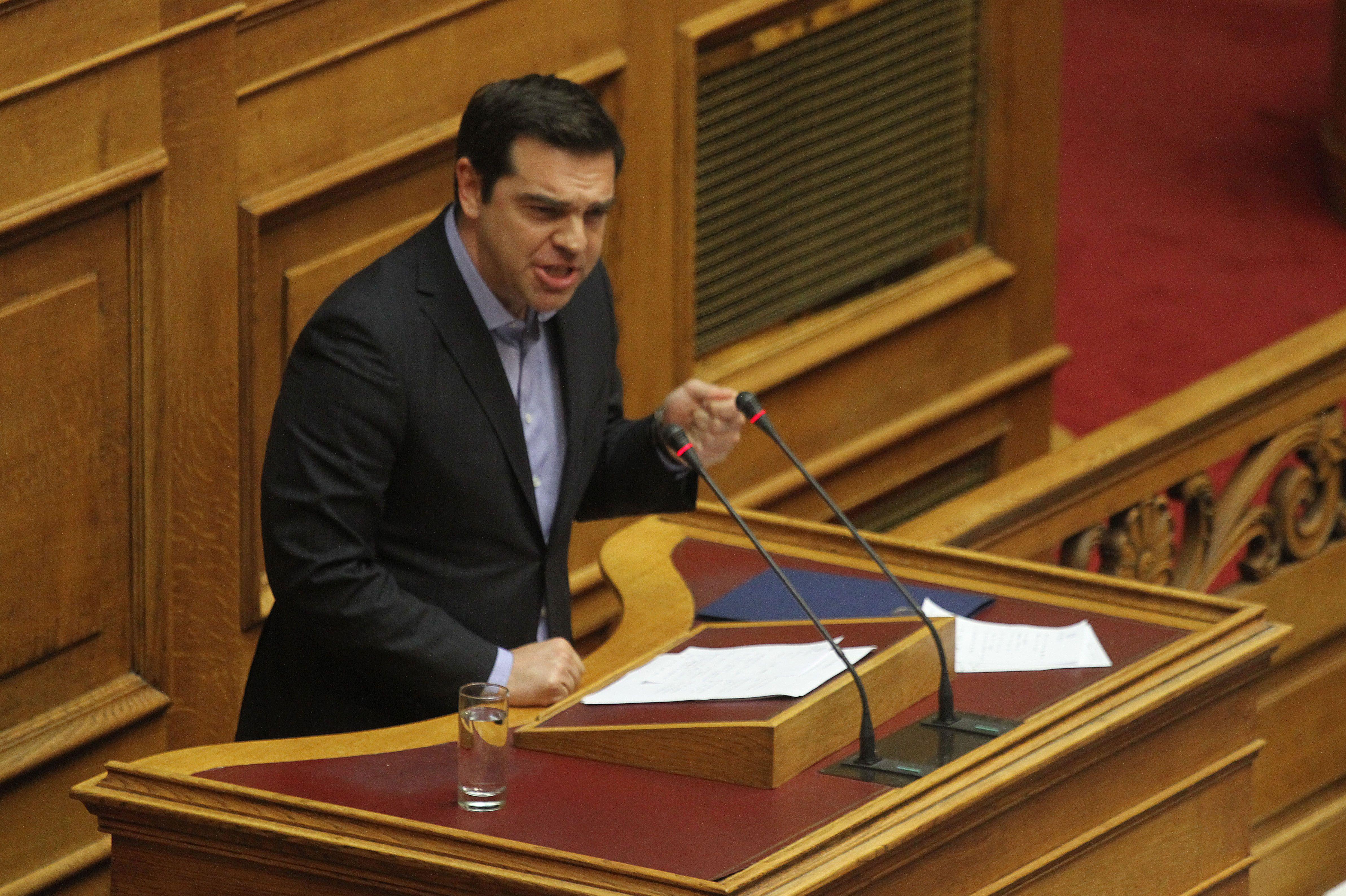 Ούτε αναδρομικά ΕΚΑΣ, ούτε πάγωμα ειδικών μισθολογίων