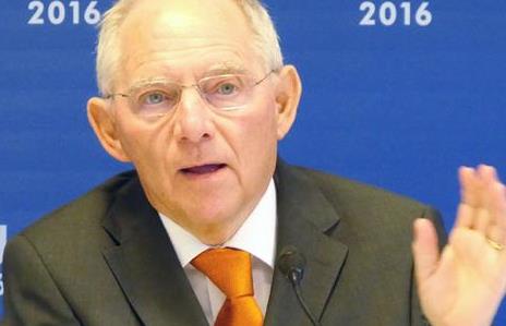 Σόιμπλε, (σχεδόν) μόνος εναντίον όλων