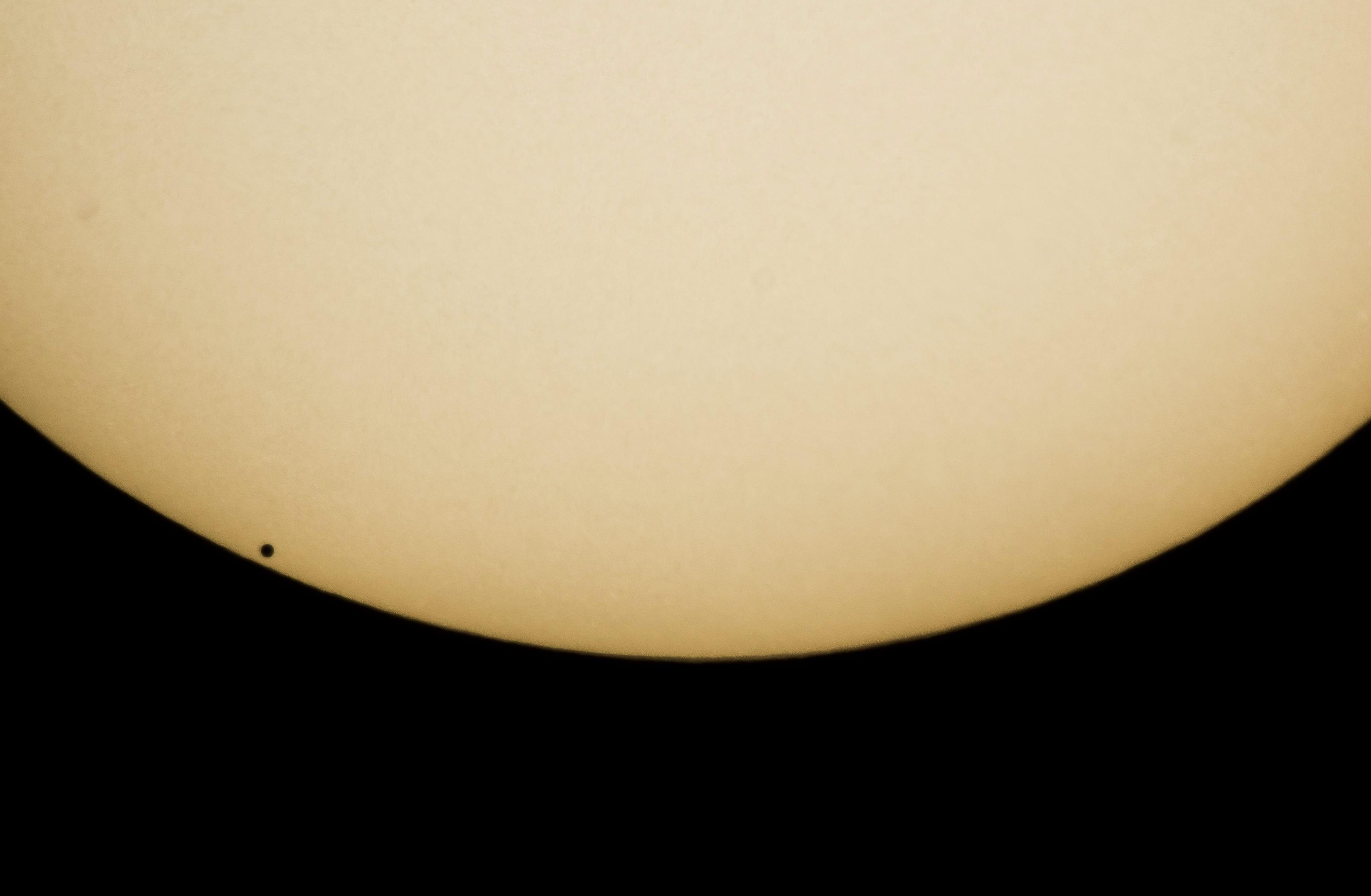 Σπάνιο πέρασμα του Ερμή μπροστά από τον Ήλιο