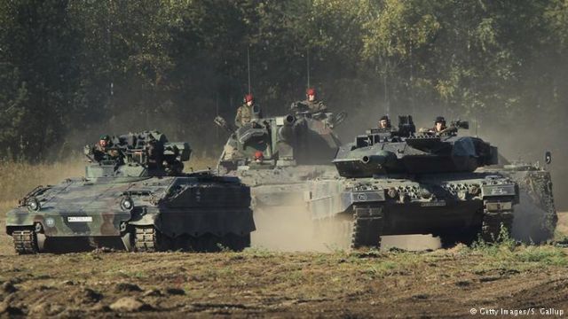 Η Γερμανία βάζει τέλος στην εποχή του αφοπλισμού