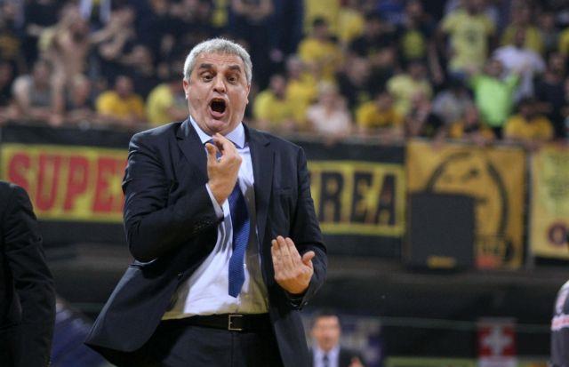 Φραστική επίθεση κατά Πεδουλάκη στη συνέντευξη Τύπου