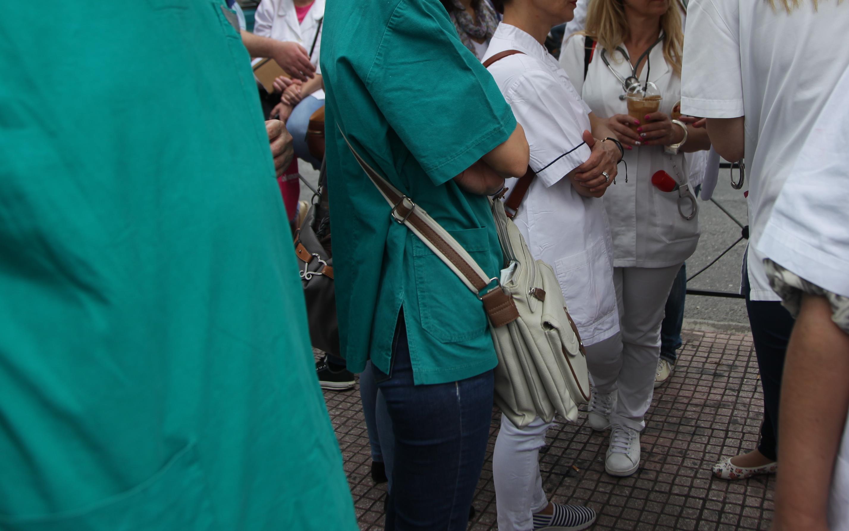 Συγκέντρωση διαμαρτυρίας των εργαζομένων του Ερυθρού Σταυρού