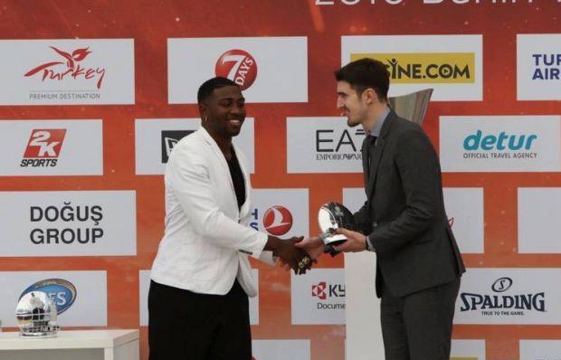 MVP της φετινής Ευρωλίγκα ο Ντε Κολό