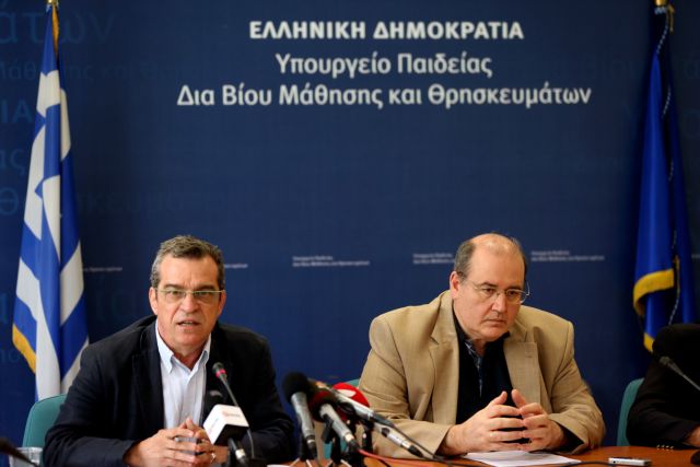 Καθησυχάζει ο υπουργός Παιδείας για το αδιάβλητο των Πανελλαδικών