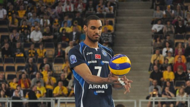 «Βόμβα» από τον Ολυμπιακό με την απόκτηση του Αγκάμεζ