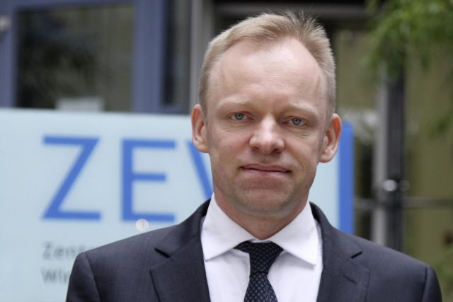 Έλλειμμα σε μεταρρυθμίσεις και σχέδιο βλέπει στην Ελλάδα ο «σοφός» Φούεστ