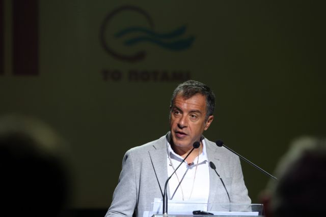 Θεοδωράκης: Αναβάλλεται επ’ αόριστον η ανάκαμψη της οικονομίας