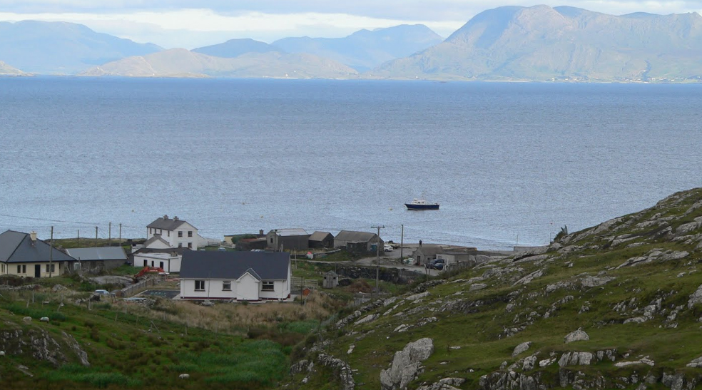 Ένα έρημο ιρλανδικό νησί ζητά αμερικανούς που δεν θέλουν Τραμπ