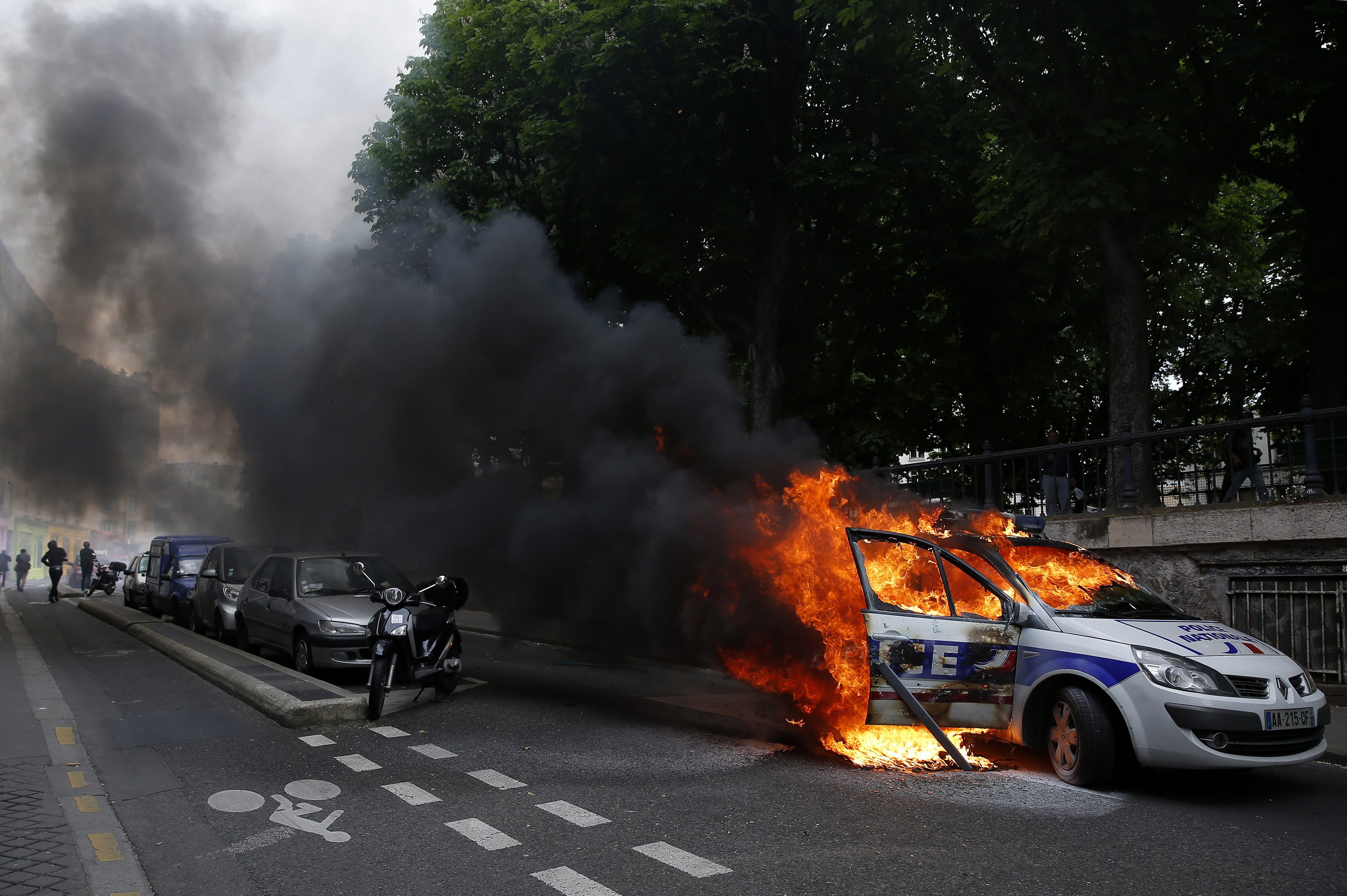 Γαλλία: Και οι αστυνομικοί στους δρόμους για το «μίσος κατά των ενστόλων»