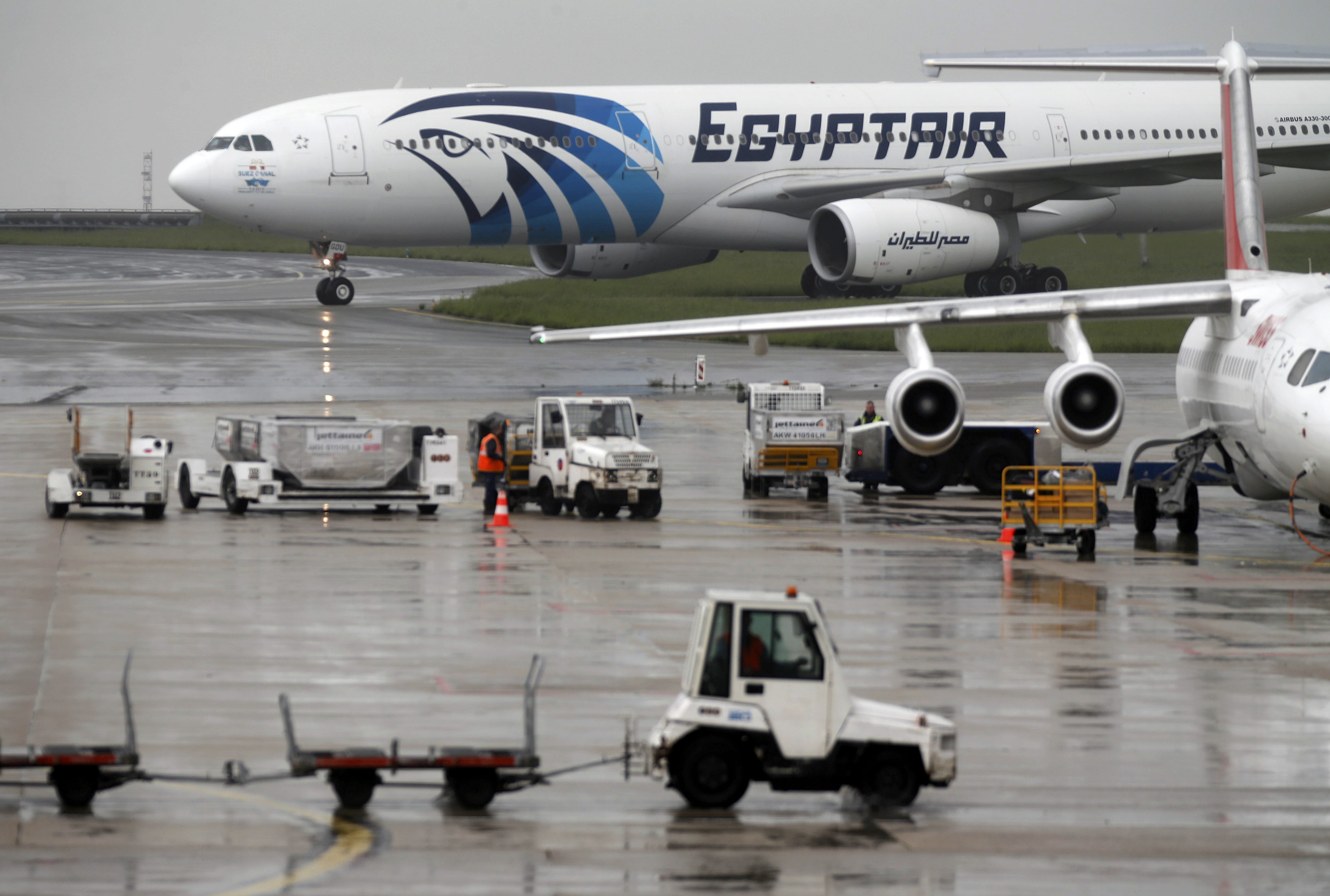 Σύγχυση για τα «συντρίμμια» του αεροσκάφους της EgyptΑir
