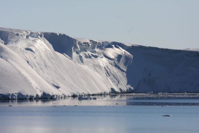 Νέα προειδοποίηση για δραματική κατάρρευση παγετώνα στην Ανταρκτική