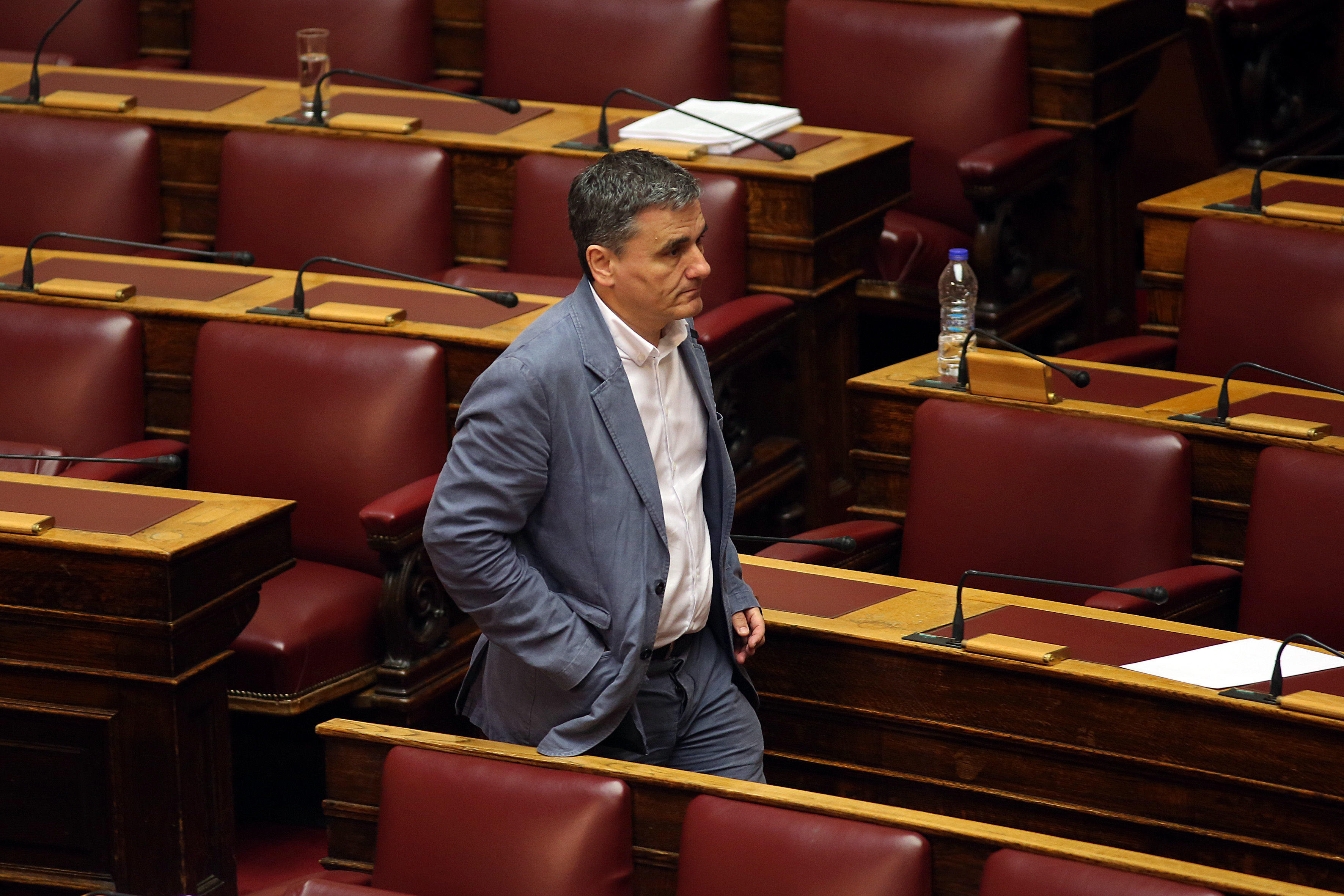 Υψηλοί τόνοι στην Ολομέλεια για το πολυνομοσχέδιο