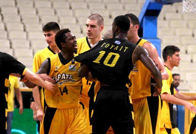 Ποινή σε Γουάιτ, Γουότερς, Σάκοτα και Παπαντωνίου