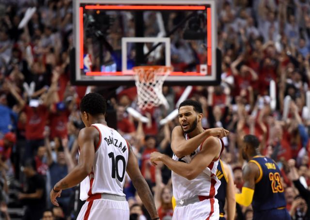 Οι Ράπτορς έσπασαν το αήττητο των Κάβαλίερς και μείωσαν τη σειρά