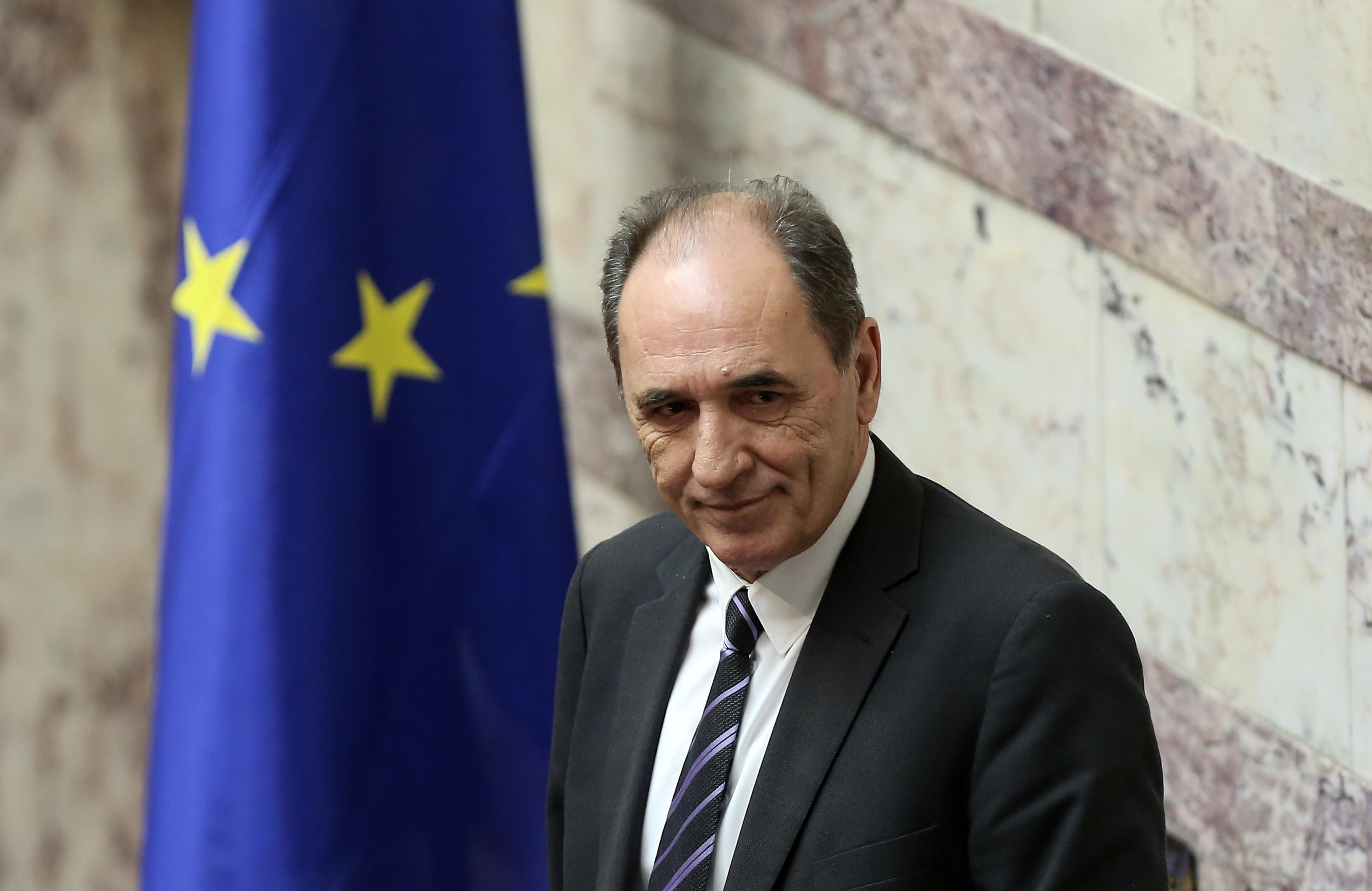 Σταθάκης: ΕΚΑΣ και εγγυημένα κόκκινα δάνεια τα «αγκάθια» των θεσμών